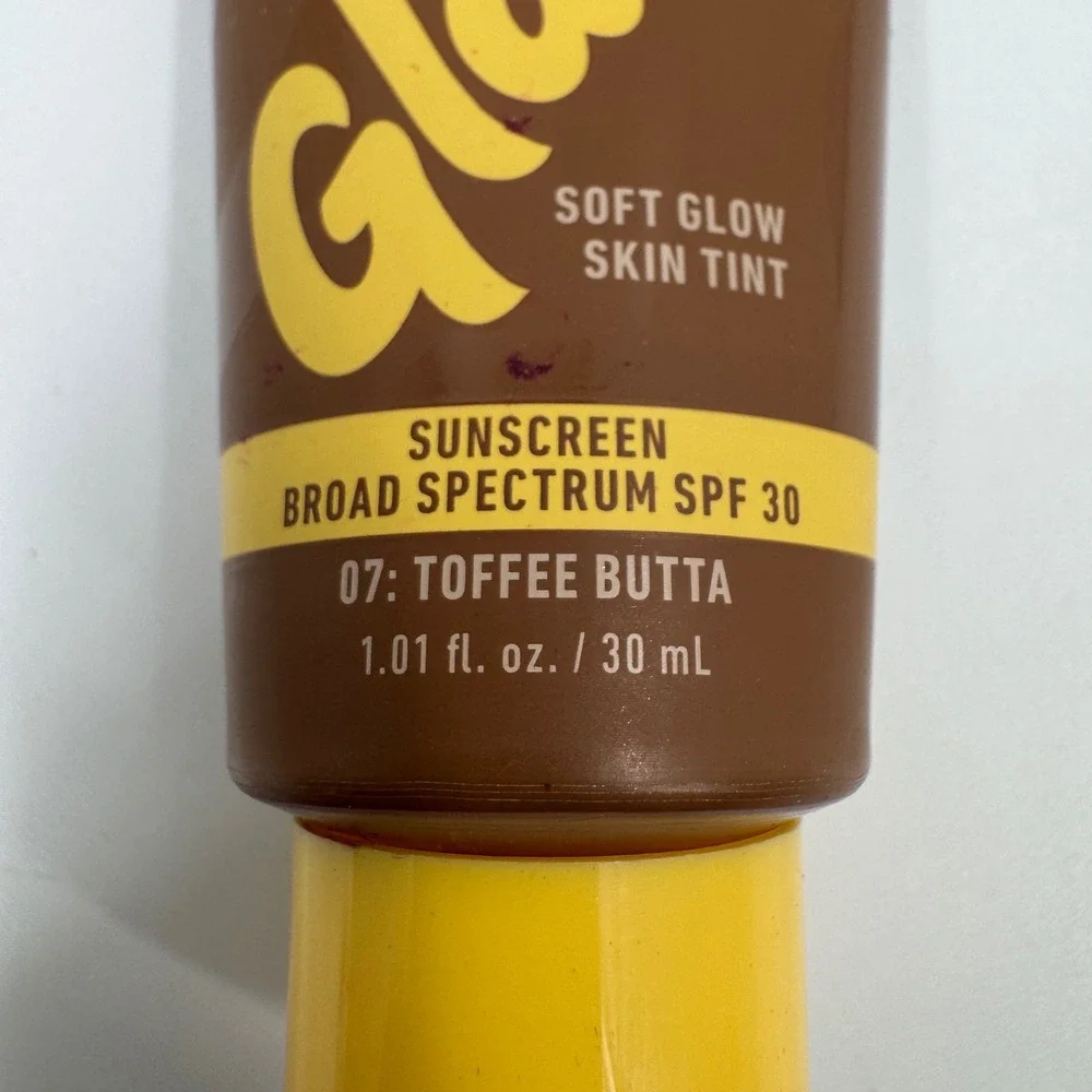 NYX Buttermelt Glaze Soft Glow Skin Tint SPF 30 07‎ Toffee Butta 1.01oz 30ml